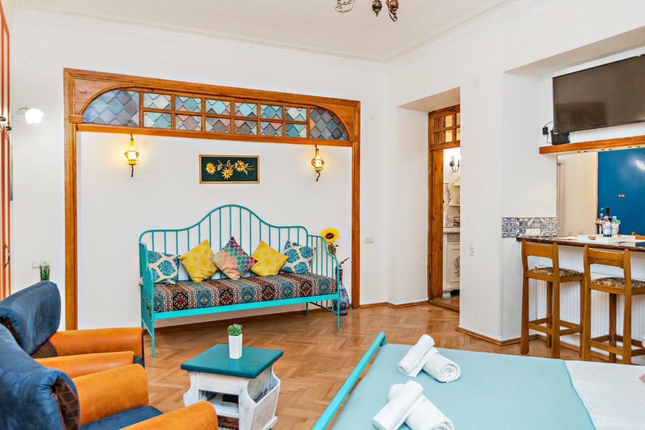★ Blue Door Rhapsody ★ - Special Stay In Old Town! Tbilisi Exteriör bild
