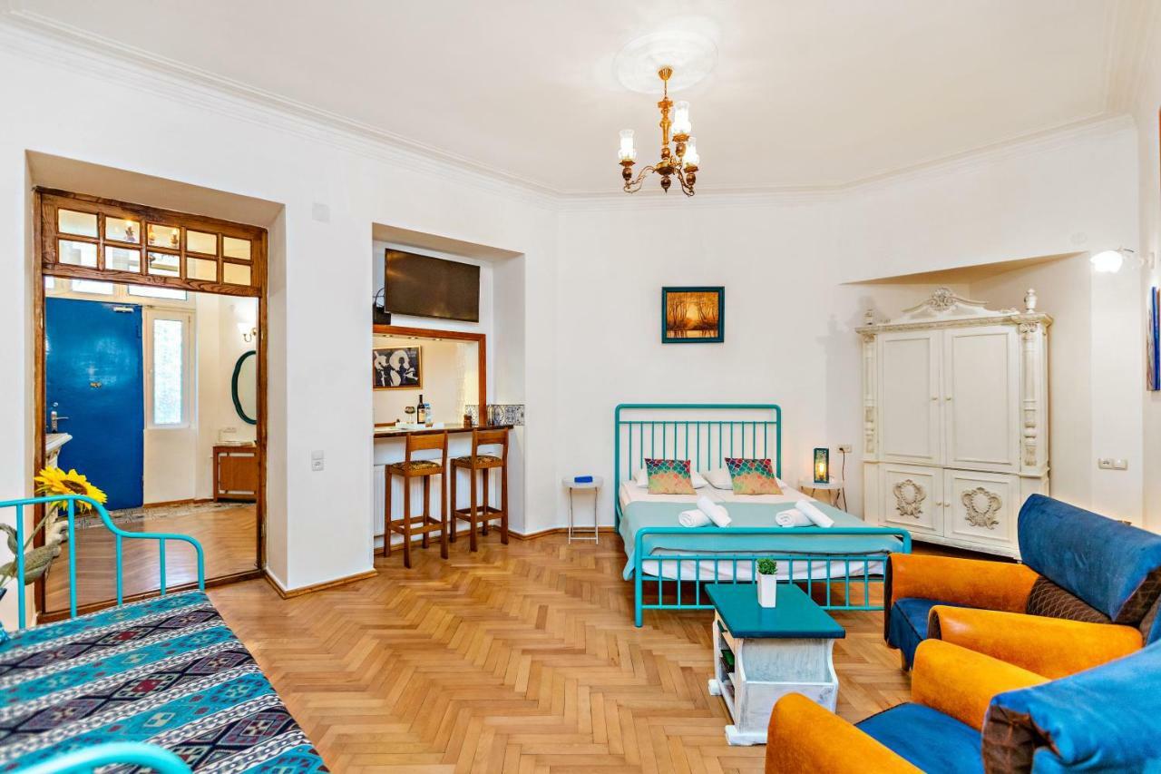 ★ Blue Door Rhapsody ★ - Special Stay In Old Town! Tbilisi Exteriör bild